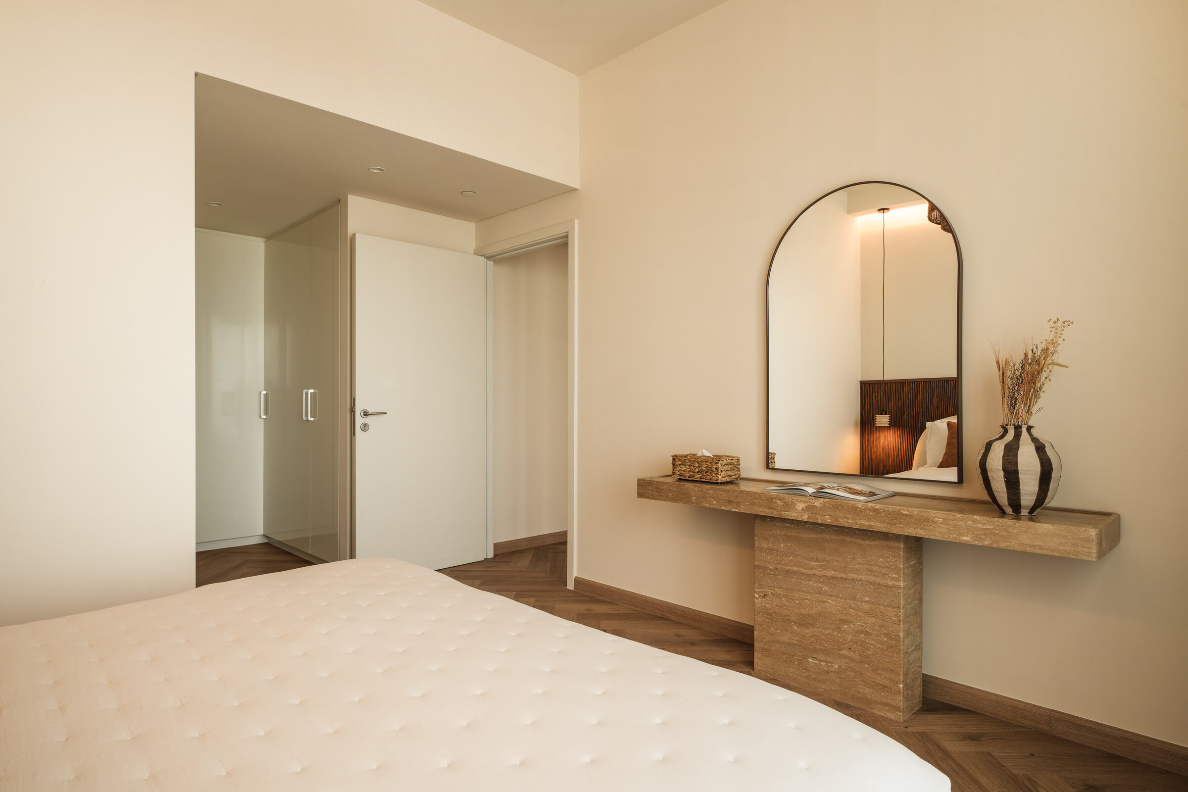 Volta Console in Travertine at Seraya Residence 50